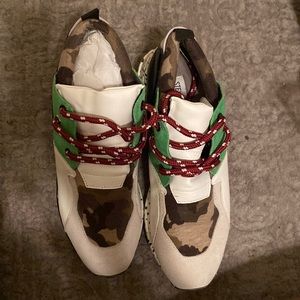 Steve Madden sneakers